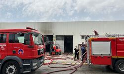 Uşak'ta tekstil fabrikasında çıkan yangın kontrol altına alındı