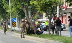 Mersin'de polis merkezi önündeki pompalı şahıs vuruldu!