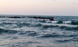 Karasu Sahilinde yasaklara aldırmadan denize giren kişi kayboldu: Arama çalışmaları sürüyor