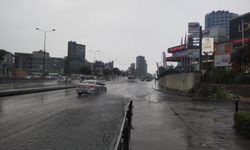 İstanbullular yağmurla serinledi: Trafikte yoğunluk yaşandı