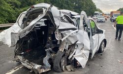 TEM Otoyolu'nda feci kaza 3 ölü, 1 yaralı: Minibüs sürücüsü tutuklandı