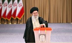 İran'da Cumhurbaşkanlığı Seçimleri İkinci Turunda Heyecan Dorukta