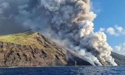 İtalya'da Volkanik Alarm: Etna ve Stromboli Yanardağları Ardı Ardına Faaliyete Geçti
