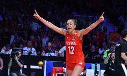 Milli Voleybolcu Elif Şahin kimdir? Elif Şahin kaç yaşında?