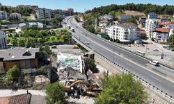 Kocaeli'nde tehlikeli binalar için yıkım çalışmaları hızla devam ediyor!