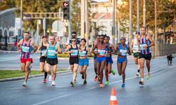 İzmir'de 9 Eylül Yarı Maratonu günü