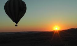 Kapadokya'da balonların uçuşuna hava engeli: İptaller yağışla başladı!