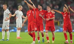 İzmir'de Milliler İzlanda'yı devirdi: Türkiye - İzlanda: 3-1