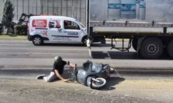 Yağ Alanya’da trafiği kilitledi: Motosikletlilerin yolu savruldu!