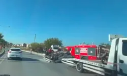 Menderes Atatürk Caddesi'nde araç takla attı, trafik kilitlendi!