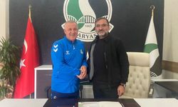 Sakaryaspor Mesut Bakkal'a emanet!