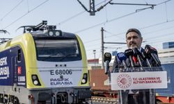 Türkiye'nin ilk özel uluslararası yük treni Avrupa'ya uğurlandı