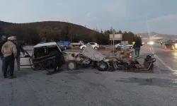 Korku dolu anlar: Tofaş otomobil ikiye bölündü, çok sayıda yaralı var!