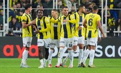 Kadıköy'de fener alayı: Sarı-lacivertliler güle oynaya kazandı!