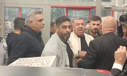 Öldürülen kadınları suçlayan Aydemir, protestoyu görünce meclise korumalarıyla geldi