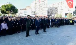 İzmir'de Ata tören ve etkinliklerle anıldı