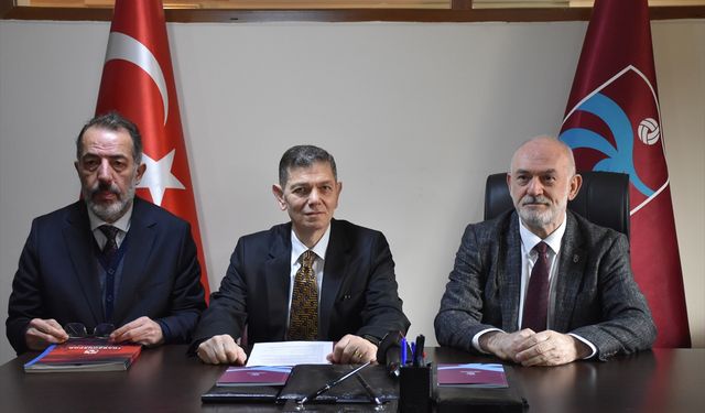 Trabzonspor Divan Kurulu Başkanı Mahmut Ören mazbatasını aldı