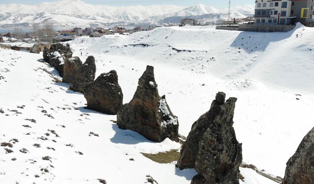 Bitlis'te efsane gerçek oldu: Nemrut'un develeri taşlaştı mı?