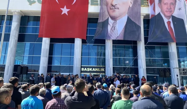 Ankara Çubuk Belediye Başkanı Baki Demirbaş mazbatasını aldı