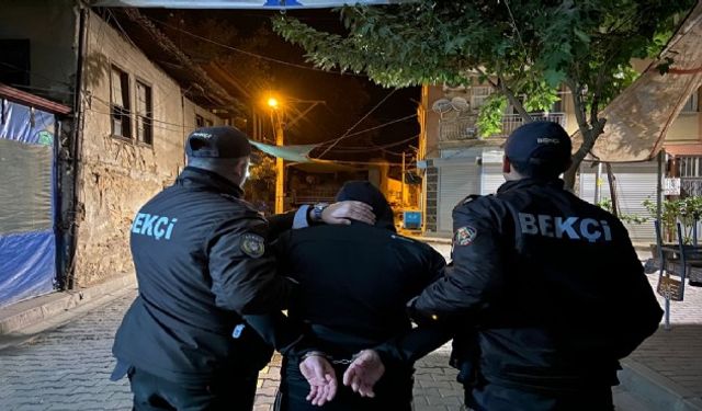 İzmir'de firari hükümlülere operasyon: 4 kişi yakalandı!