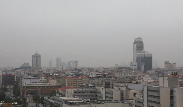 İzmir'i çöl tozu vurdu: İzmir'de hava kalitesi ne kadar düştü?