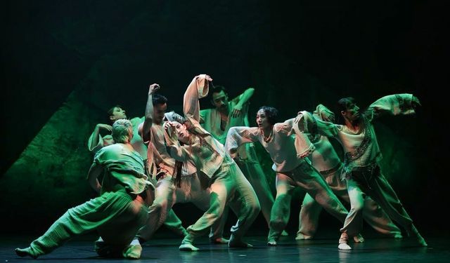 Mersinliler Modern Dansla Buluştu: MDT "Dans Adrenalin" Gösterisi