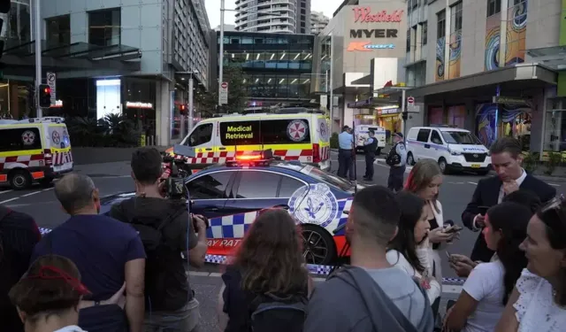 Sydney'de alışveriş merkezine saldırı: Bebek de dahil 5 ölü!