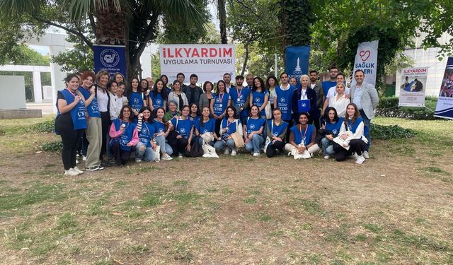 İzmir'de gençler İlk Yardım Uygulama Turnuvası'nda buluştu