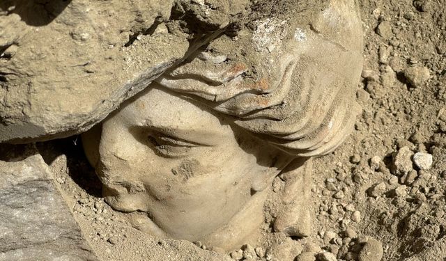 Laodikya Antik Kenti'nde tarihi keşif: Sağlık tanrıçası Hygieia'nın heykeli bulundu!