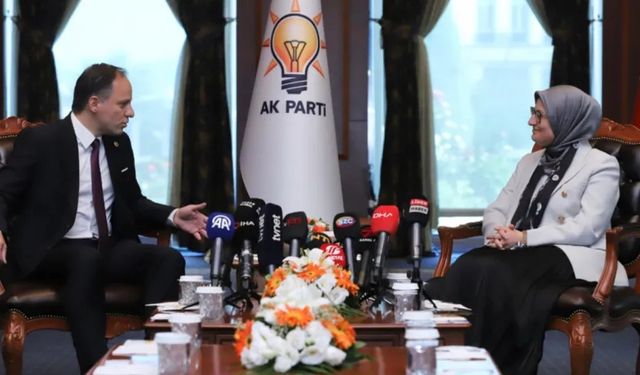 CHP-AK Parti bayramlaşmasında asgari ücret polemiği