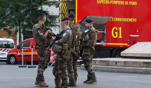 Fransa’da şok edici olay: Araba kafeye daldı, bir ölü üç yaralı