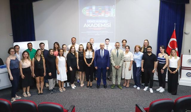 Deniz Hukuku Akademisi Türkiye'de ilk kez DEÜ'de açıldı