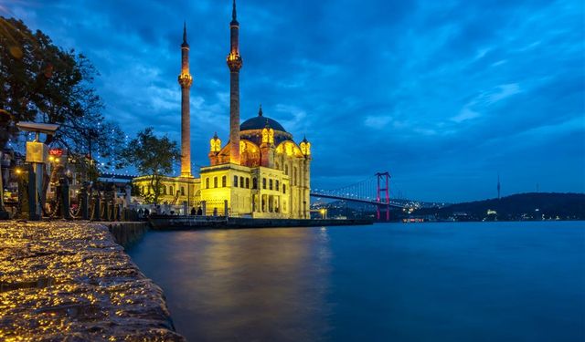 17 Ağustos Cumartesi 2024 İstanbul namaz vakitleri