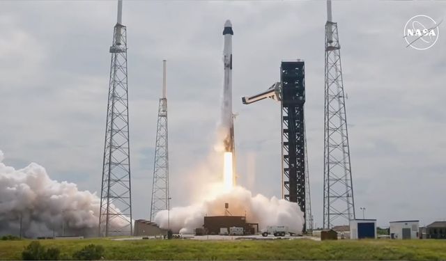 SpaceX'in Crew-9 yolculuğu başladı: Mahsur kalan astronotlar dönecek