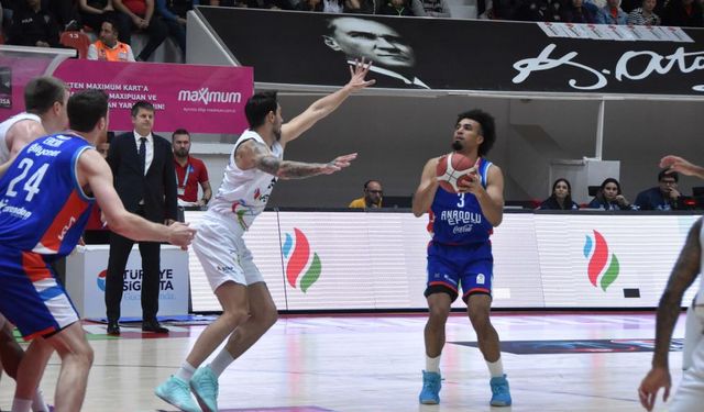 Aliağa Petkimspor - Anadolu Efes: 79-85