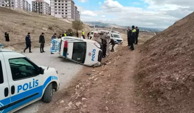 Şüpheli aracı takip eden polis aracı kaza yaptı: 2 polis yaralandı