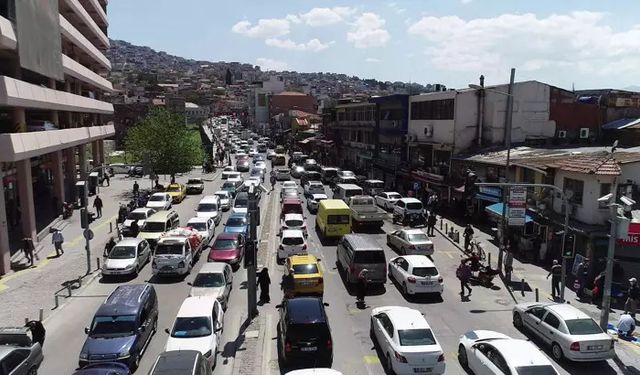 İzmir’de trafiğe kayıtlı araç sayısı 2 milyona yaklaştı