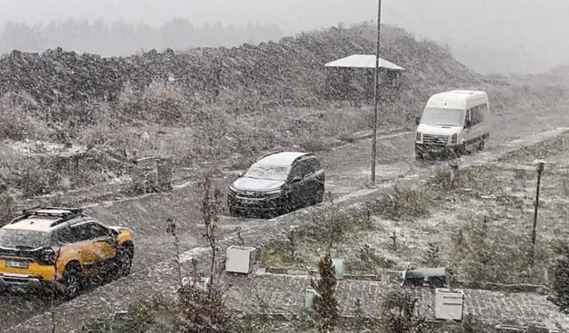 Kar yağışı Kars'ı esir aldı: Yaşam durma noktasına geldi!