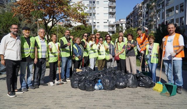 Karşıyaka'nın temizlik kampanyası büyüyor: Bir destek de gönüllülerden