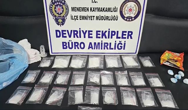 Polisin şüphesi boşa çıkmadı: Menemen'de 3 kişi yasaklı maddeyle yakalandı