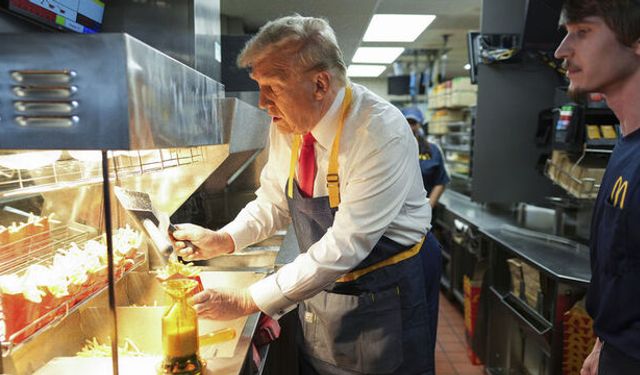 Trump'dan şaşırtcı hamle: Hamburgercide çalıştı!