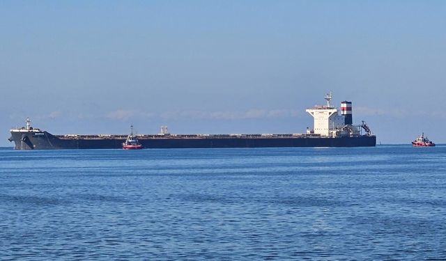 Zonguldak'ta Singapur bandıralı yük gemisi karaya oturdu!