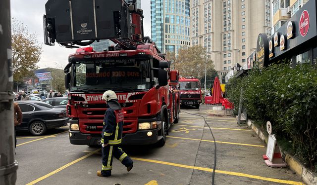 Beşiktaş'ta 4 katlı binada yangın çıktı, 10 kişi tahliye edildi