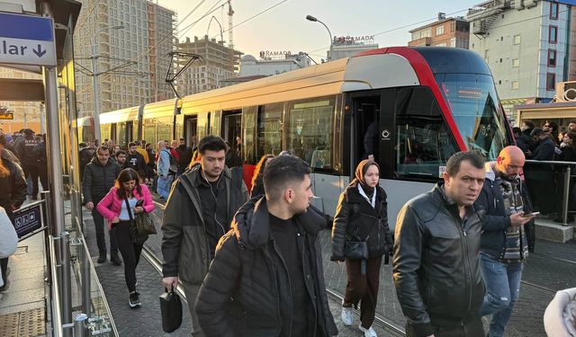 20 Kasım 2024 İstanbul trafik yoğunluğu nerede var?