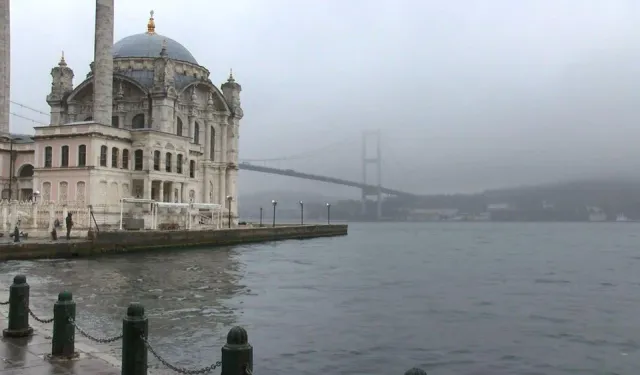 İstanbul’da yoğun sis etkisi: Köprüler neredeyse görülmez hale geldi