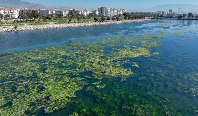 İzmir’in 25 Yılı Eleştirilerin Hedefinde: AK Parti Urla Kongresi’nden Çarpıcı Mesajlar