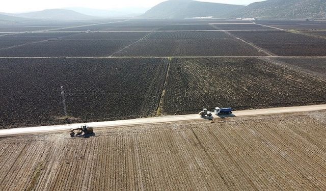 Menderes’te üretim yolları yenileniyor: Çiftçilere büyük destek