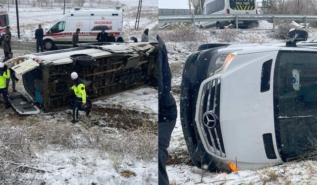 Muş'ta servis minibüsü devrildi: Sürücü ile 15 öğretmen yaralandı