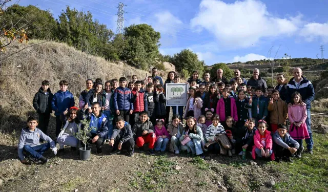 Bornova'da öğretmenler için 101 zeytin fidanı dikildi