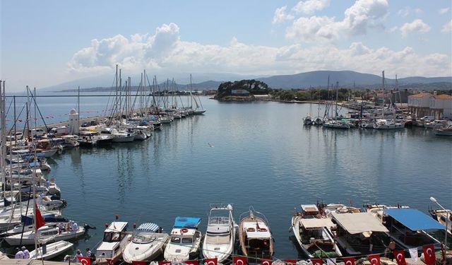 İzmir’e İki Yeni Yat Limanı Geliyor: ÇED Süreci Başlatıldı!